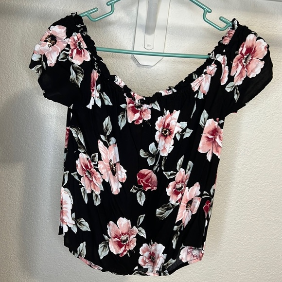 Kendall & Kylie top - Picture 3 of 3